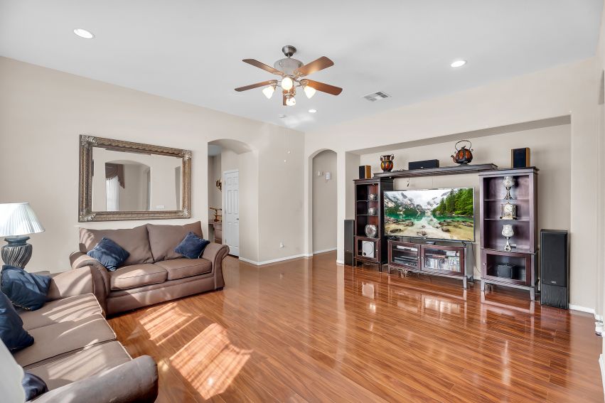 Step Into Sebring Avenue